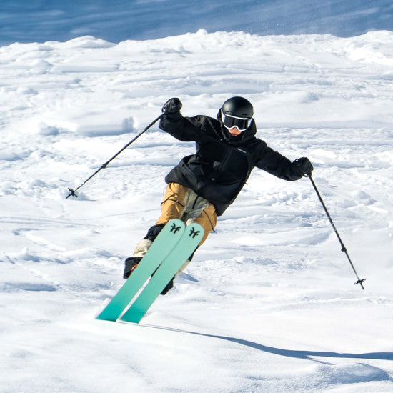 Freeride Girl skier riding the turquise Dancer 3 Freeride and all-mountain ski